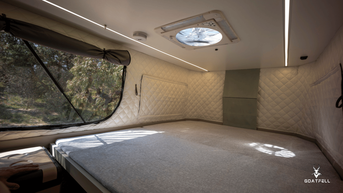 inside bed area of a demountable camper unit